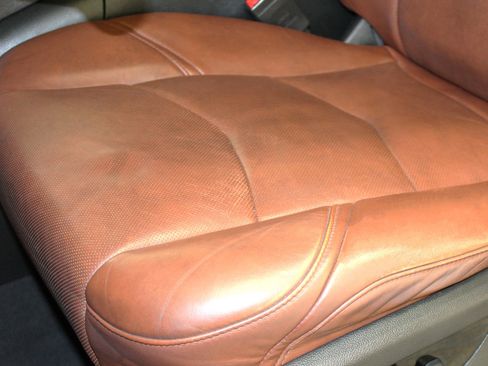 Used 2018 Cadillac Escalade Luxury image 35