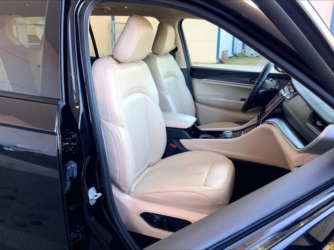 Used 2021 Jeep Grand Cherokee L Limited image 9