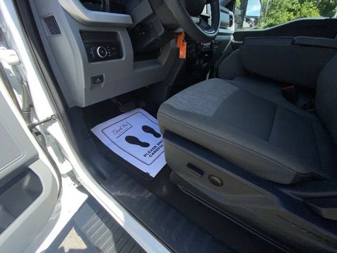 Used 2025 Ford F250 XLT AWD/4WD image 12