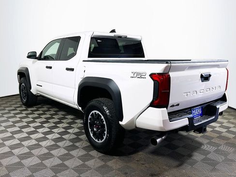 Certified 2025 Toyota Tacoma TRD Off-Road AWD/4WD image 6