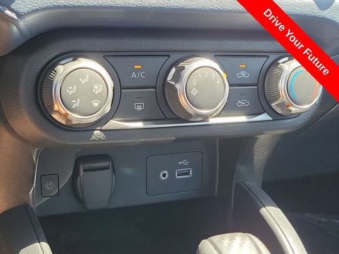 Used 2025 Nissan Versa SV w/ Trunk Package FWD image 13