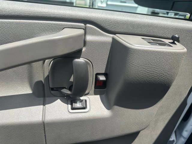 New 2026 Chevrolet Express 2500 w/ Communications Package RWD image 12