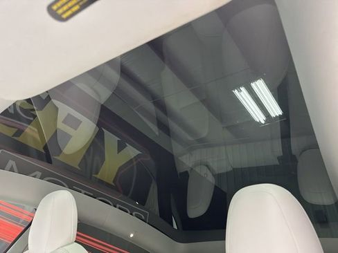 Used 2021 Tesla Model Y Long Range image 7