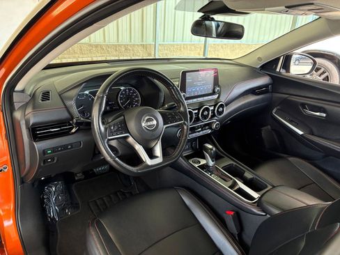 Used 2025 Nissan Sentra SR w/ SR Premium Package FWD image 13