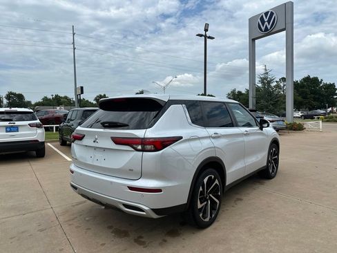 Used 2023 Mitsubishi Outlander SE FWD image 5