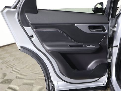 Used 2020 Jaguar F-PACE SVR image 28