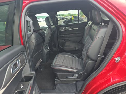 Used 2025 Ford Explorer ST-Line AWD/4WD image 11