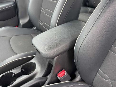 Certified 2023 Kia Forte GT-Line FWD image 12