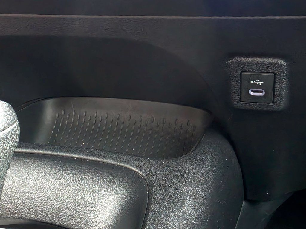 Used 2025 Toyota Corolla LE FWD image 32