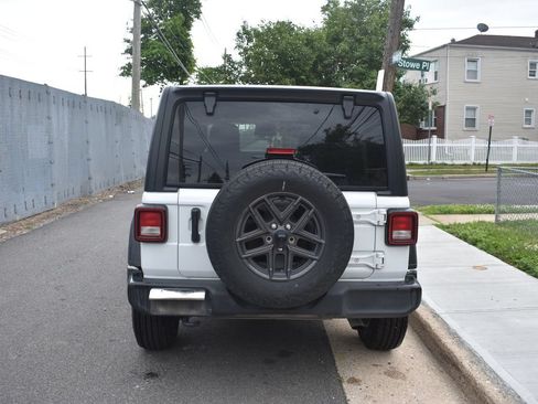 Used 2025 Jeep Wrangler Unlimited Sport AWD/4WD image 6