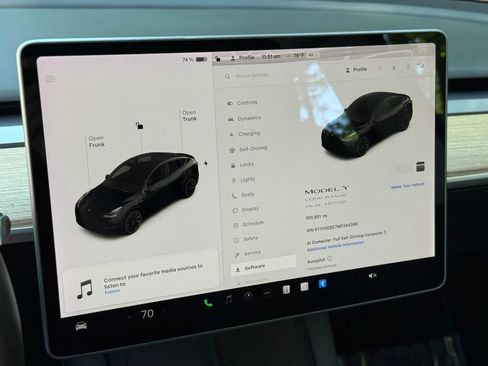 Used 2021 Tesla Model Y Long Range AWD/4WD image 23