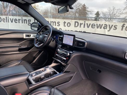 Used 2022 Ford Explorer ST w/ ST Street Pack image 21