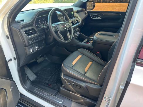 Used 2023 GMC Yukon XL AT4 image 12