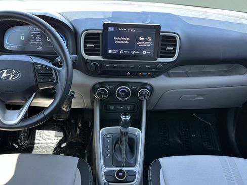 Certified 2023 Hyundai Venue SEL image 12