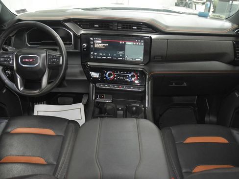 Used 2024 GMC Sierra 1500 AT4 w/ Technology Package AWD/4WD image 29