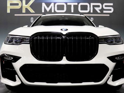Used 2020 BMW X7 M50i w/ Cold Weather Package image 13