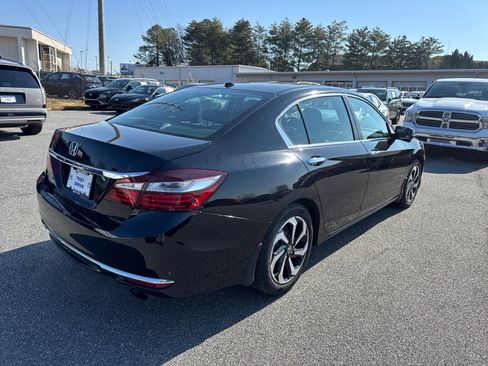 Used 2017 Honda Accord EX-L image 5