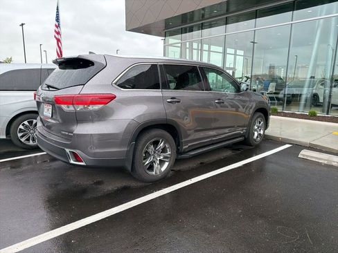 Used 2017 Toyota Highlander Limited Platinum AWD/4WD image 3
