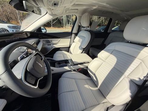 New 2026 Lincoln Nautilus Reserve image 14