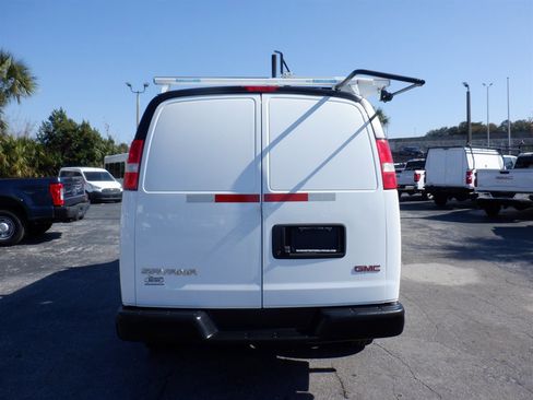 Used 2023 GMC Savana 2500 w/ Driver Convenience Package image 4