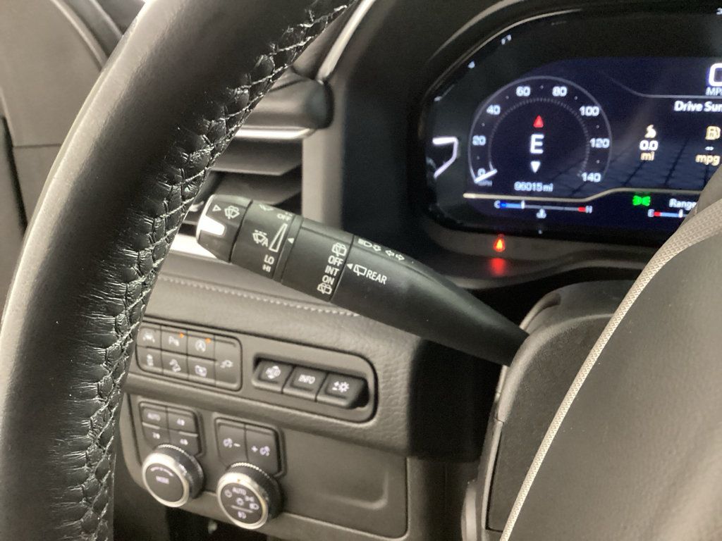 Used 2022 GMC Yukon XL Denali AWD/4WD image 24
