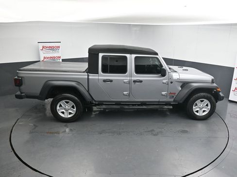Used 2020 Jeep Gladiator Sport w/ Quick Order Package 24S AWD/4WD image 31