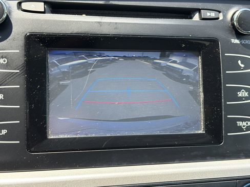 Used 2016 Toyota Highlander Plus FWD image 24