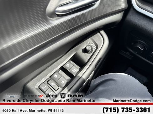 Used 2024 Jeep Grand Cherokee L Altitude AWD/4WD image 24