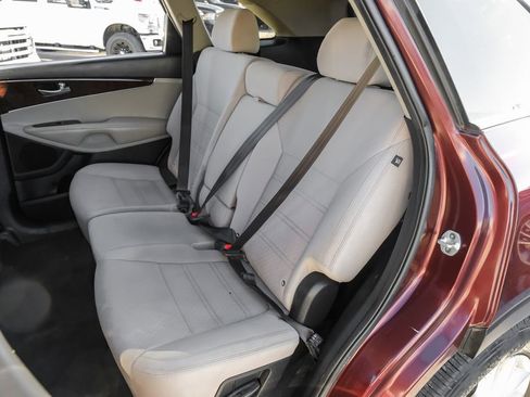 Used 2017 Kia Sorento LX w/ LX Convenience Package image 44