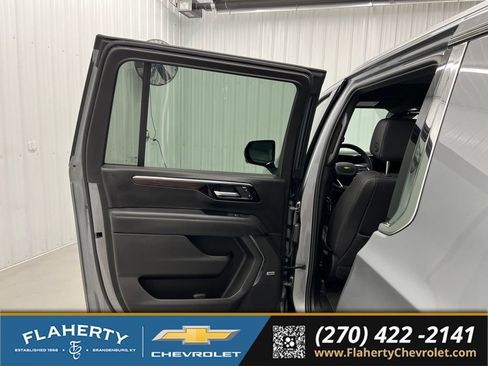 Used 2026 Chevrolet Suburban LT w/ Comfort Package AWD/4WD image 10