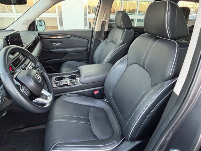 Used 2025 Honda Pilot Elite image 12