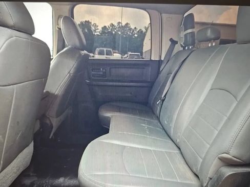 Used 2018 RAM 3500 Tradesman w/ Chrome Appearance Group AWD/4WD image 4
