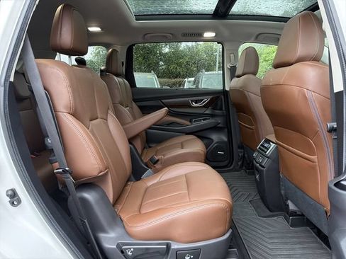 Used 2025 Subaru Ascent Touring AWD/4WD image 18