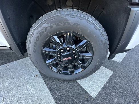 New 2026 GMC Sierra 2500 AT4 w/ AT4 Premium Plus Package image 4