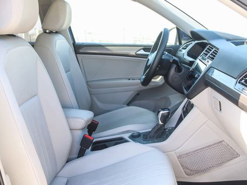 Used 2022 Volkswagen Tiguan SE image 17