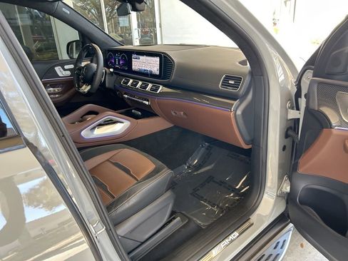 Used 2024 Mercedes-Benz GLS 63 AMG 4MATIC image 26