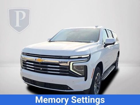 New 2026 Chevrolet Suburban LT w/ Comfort Package AWD/4WD image 12