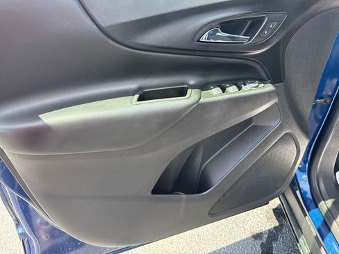 Used 2022 Chevrolet Equinox LT FWD image 12