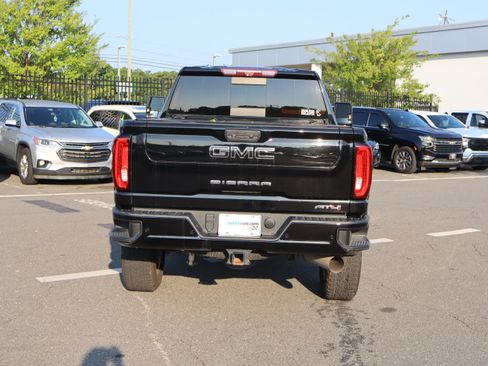 Used 2020 GMC Sierra 2500 AT4 w/ Technology Package AWD/4WD image 9