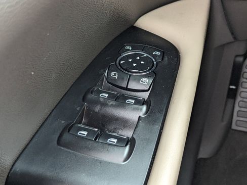 Used 2023 Lincoln Nautilus AWD w/ Premium Package image 19