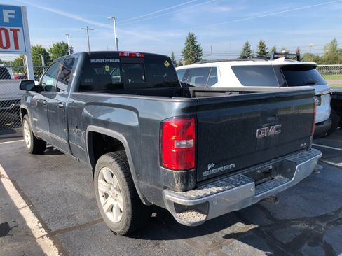 Used 2017 GMC Sierra 1500 SLE w/ SLE Value Package AWD/4WD image 5