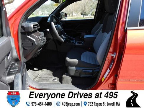 Used 2025 Toyota 4Runner TRD Off-Road AWD/4WD image 17