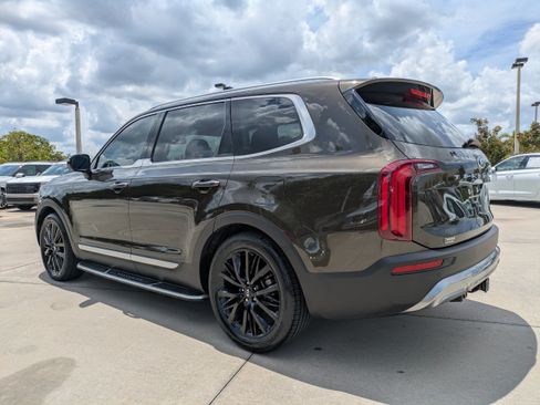Used 2021 Kia Telluride SX w/ Towing Package FWD image 4