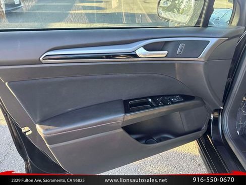 Used 2016 Ford Fusion SE FWD image 15