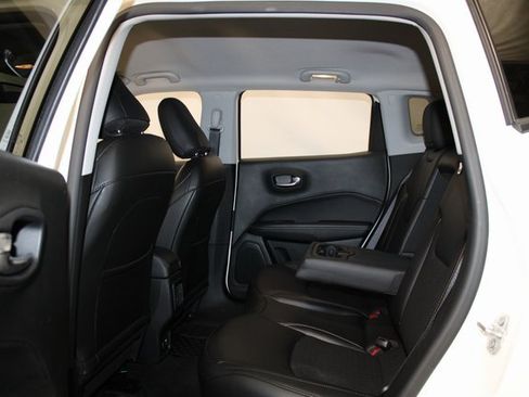 Used 2019 Jeep Compass Latitude image 9