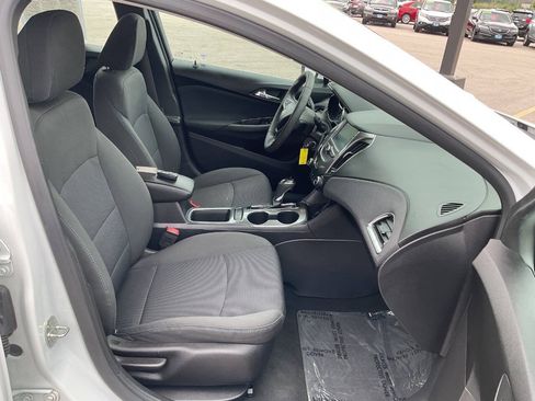 Used 2016 Chevrolet Cruze LT FWD image 38
