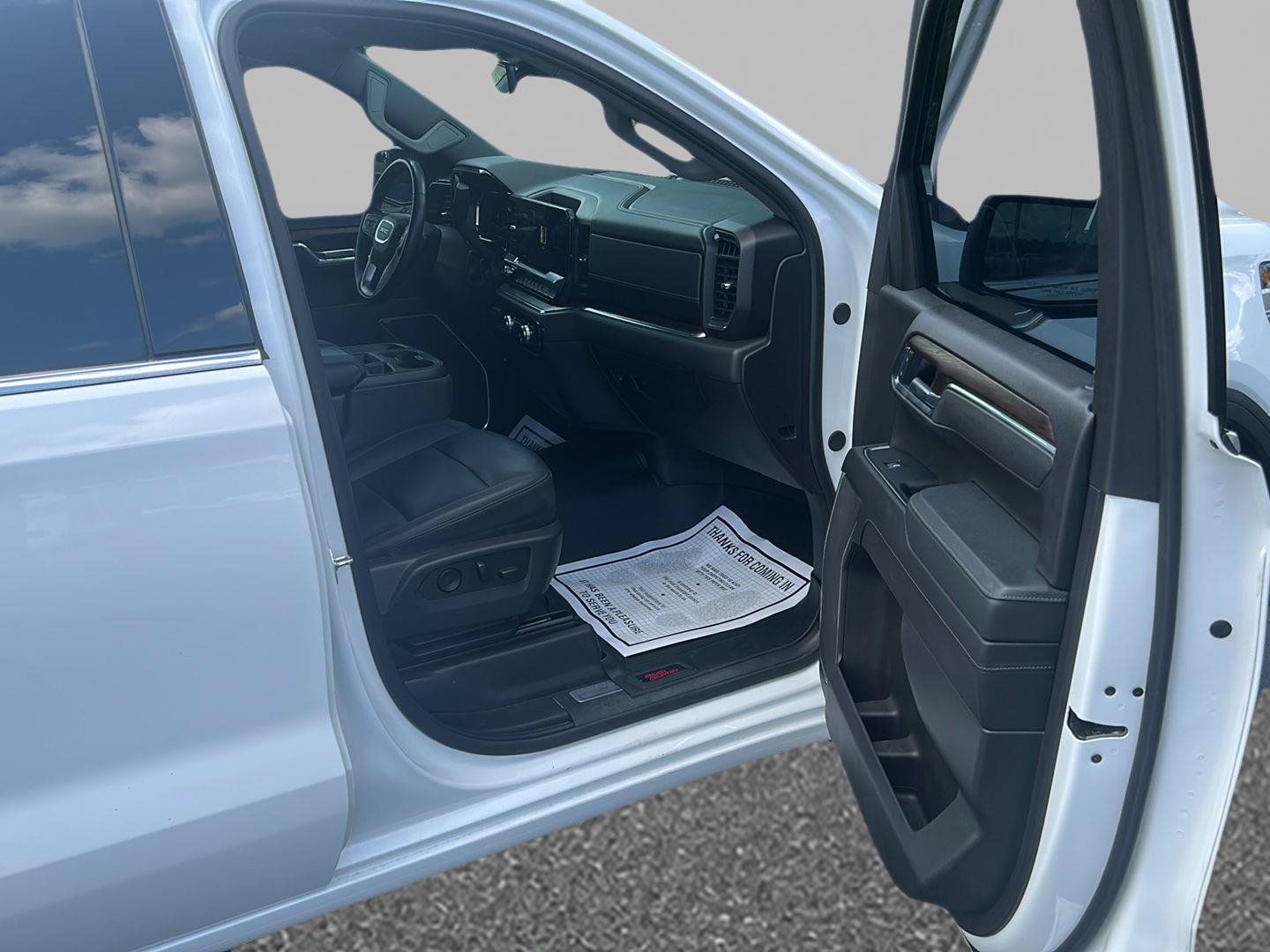 Certified 2025 GMC Sierra 1500 SLT AWD/4WD image 17