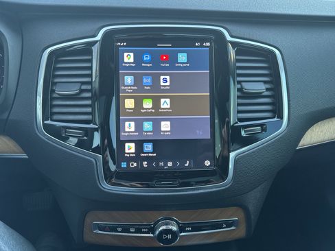 Used 2023 Volvo XC90 B6 Plus image 14