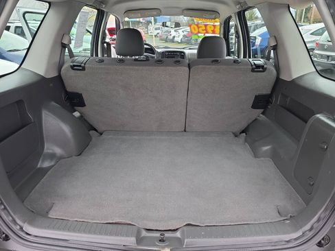 Used 2006 Ford Escape XLS AWD/4WD image 11