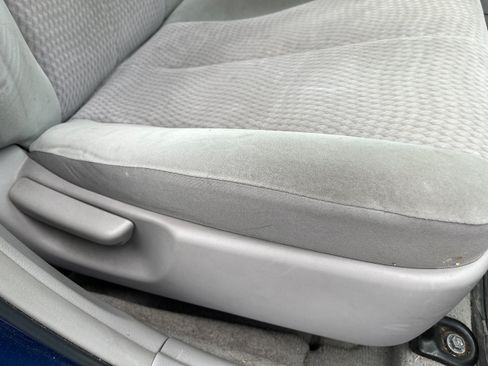 Used 2011 Toyota Camry LE FWD image 13